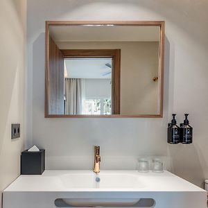 Habitación Estándar con Cama Queen Adaptada para Discapacitados